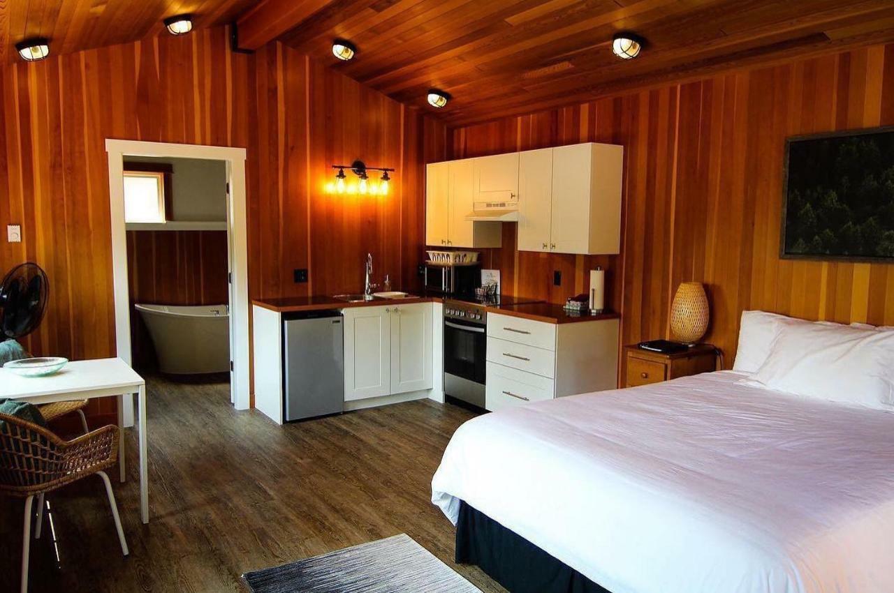 Gowlland Harbour Resort Heriot Bay Extérieur photo